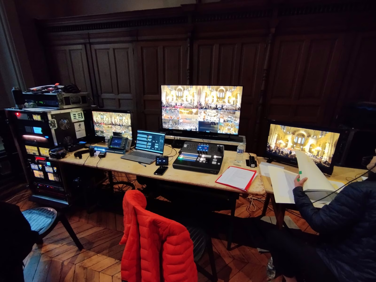 Régie concert salle boisée